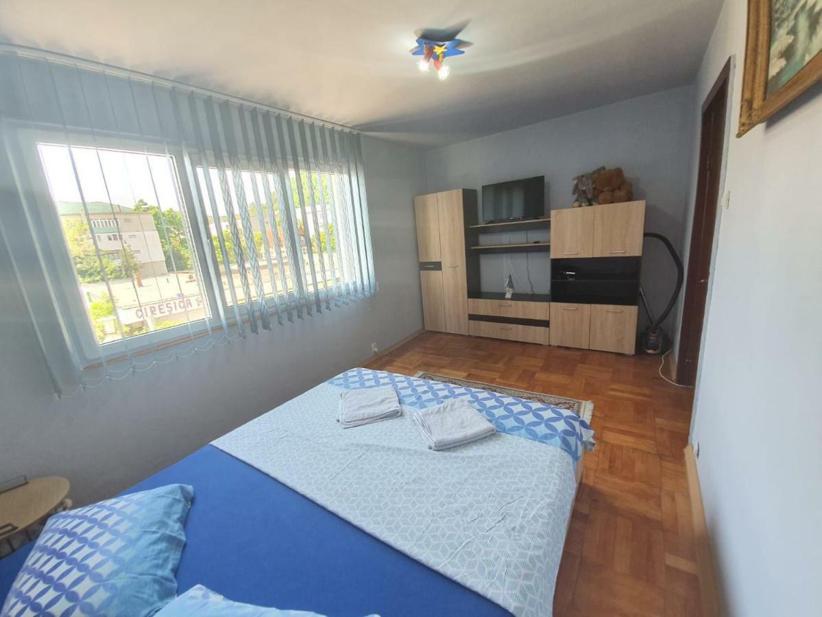 דירות Orşova Apartament Denis מראה חיצוני תמונה