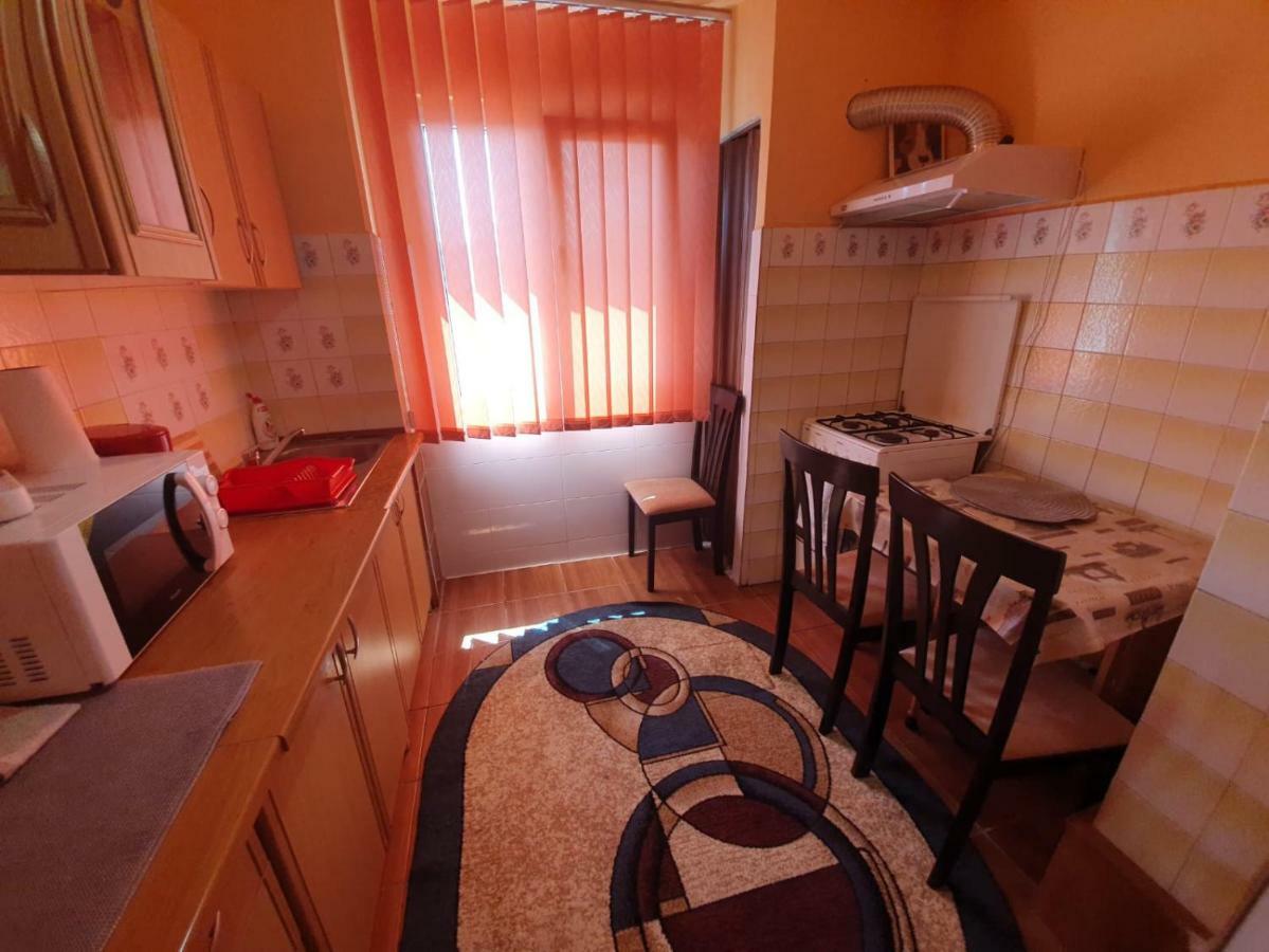 דירות Orşova Apartament Denis מראה חיצוני תמונה